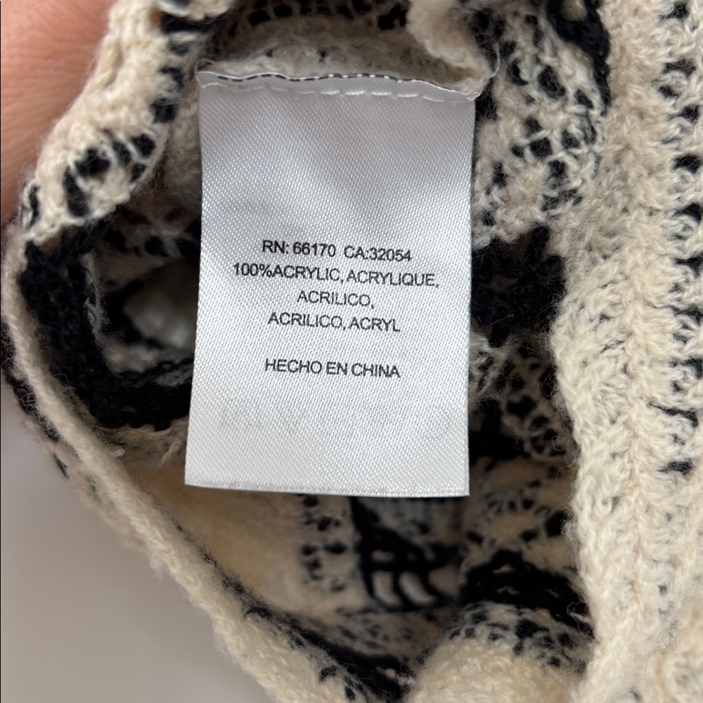 :Price Firm: Anthropologie Crochet Button-down Sweater Vest - Picture 9 of 10